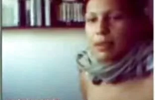 XXX La fille video gratuite levrette suce très bien.