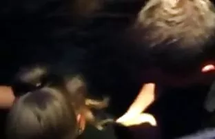 XXX Petit miel mésange sur le film sodomie gratuit dessus